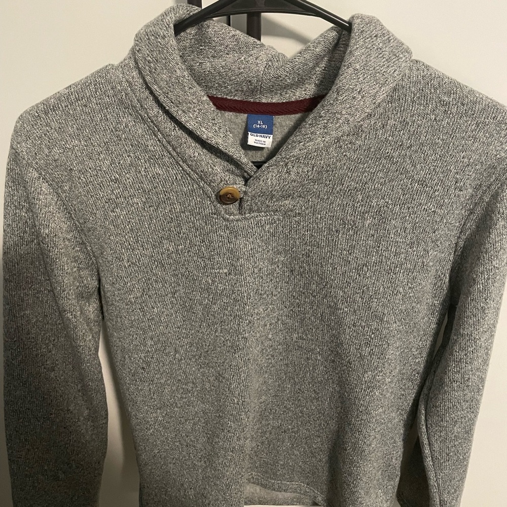 Good condition boys 14/16 pull over sweater from Old Navy